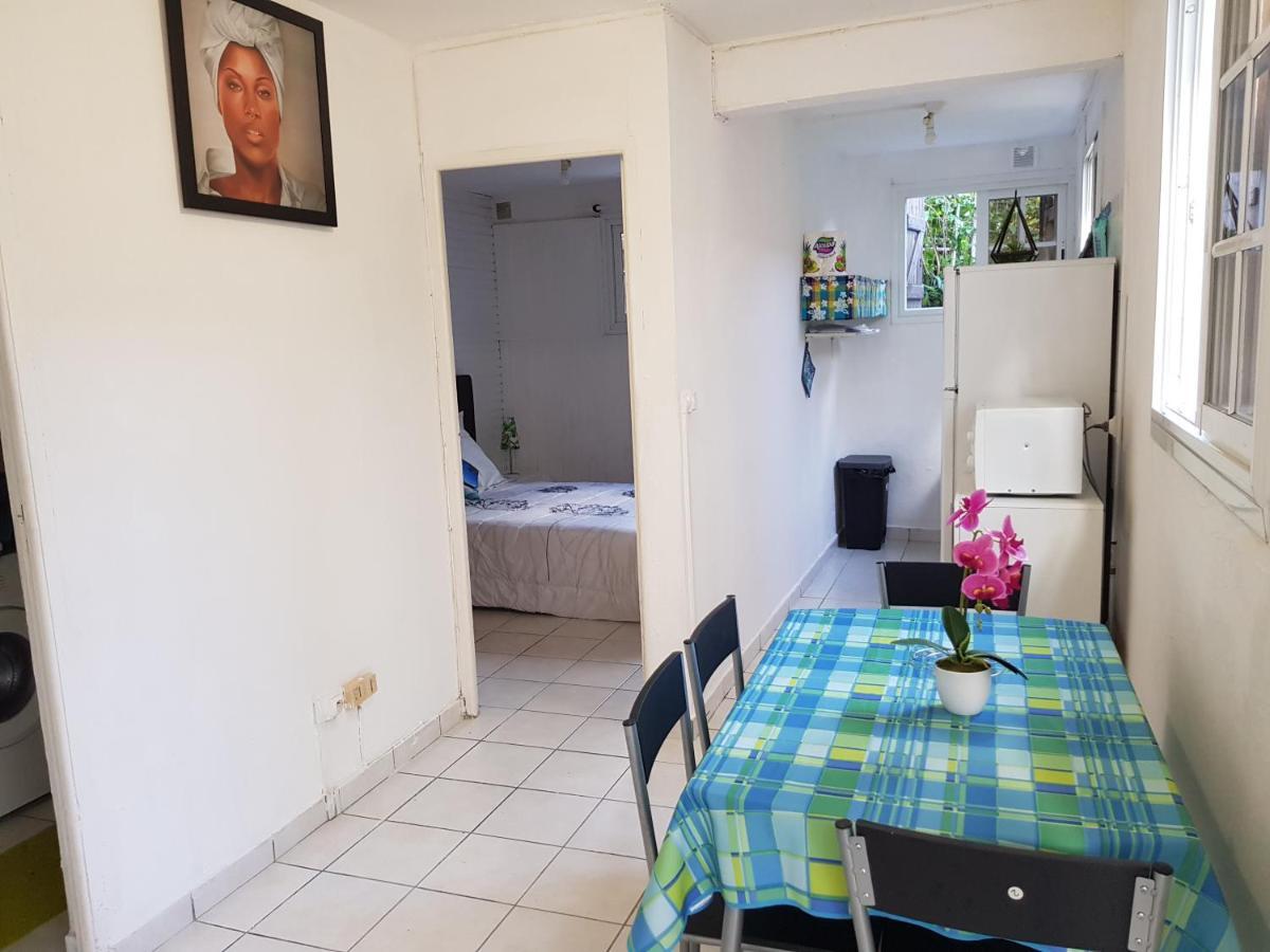 Chez Ena La Fibre Internet Et Le Calme Villa Saint-Claude Ngoại thất bức ảnh